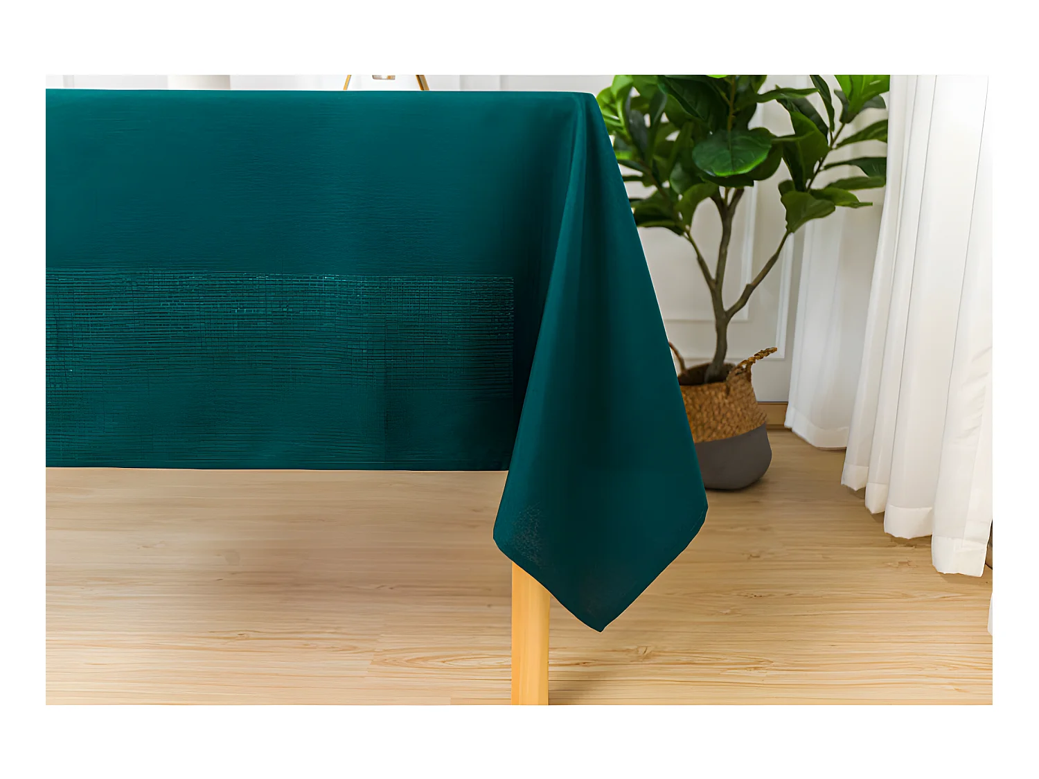 Nappe antitache unie Bleu Paon rectangulaire 145 x 240 cm