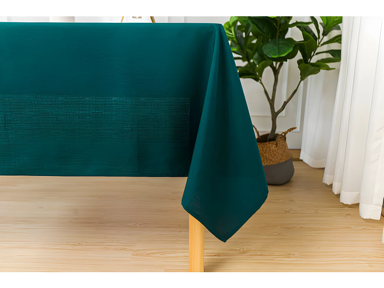 Nappe antitache unie Bleu Paon rectangulaire 145 x 240 cm