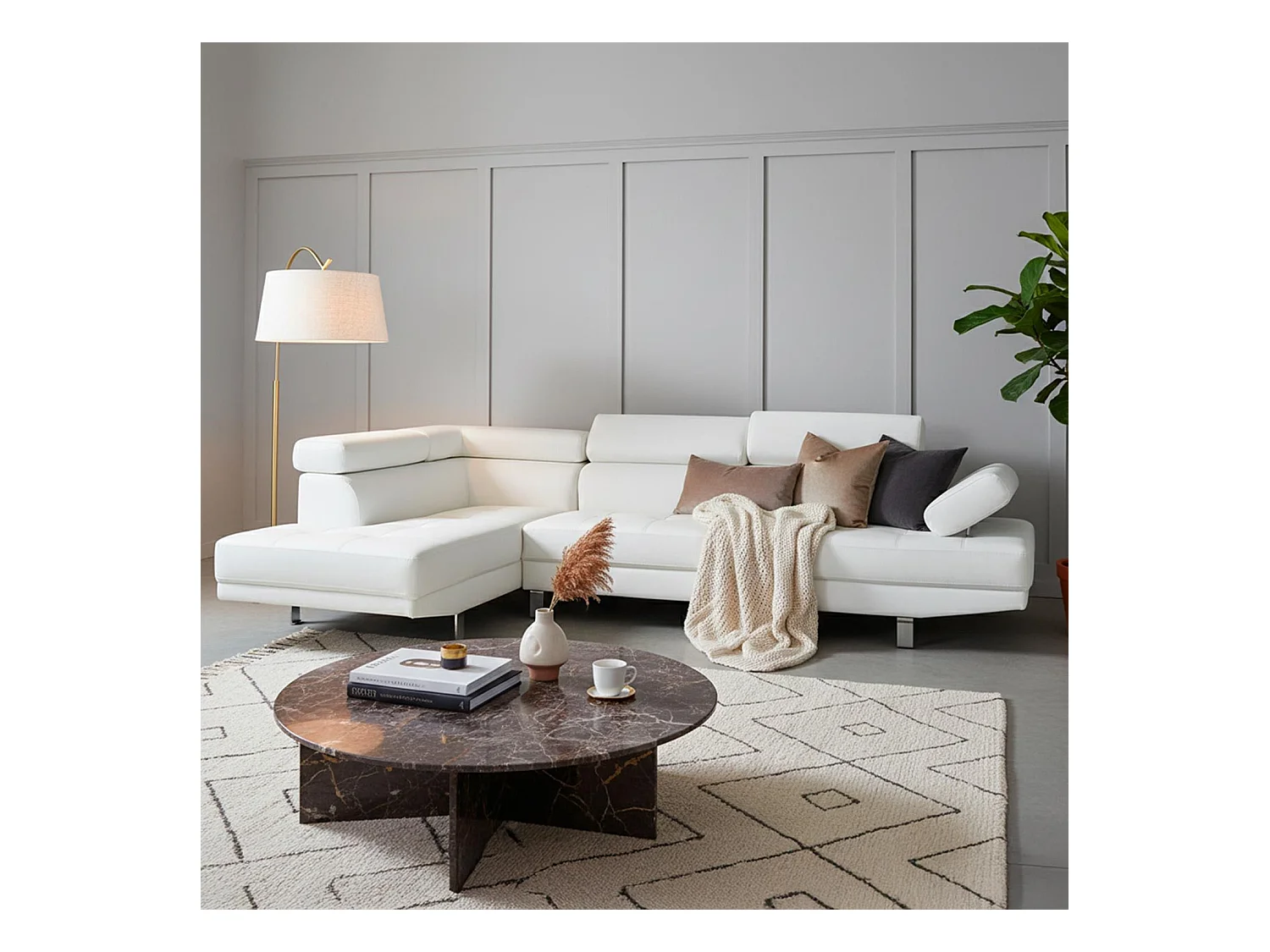 Divano angolare Alfa con poggiatesta sollevabili in similpelle bianco