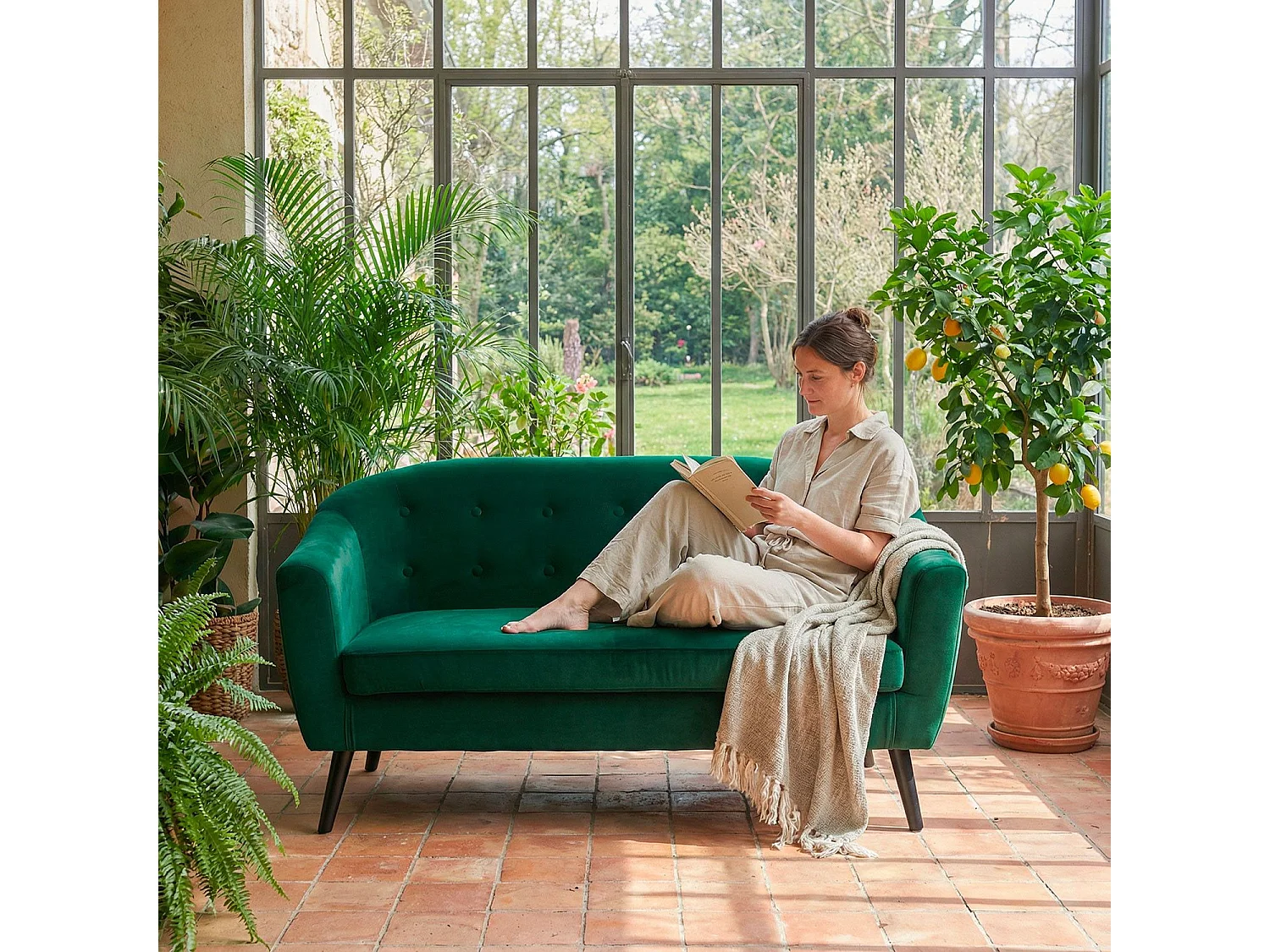 Skandinavisches Samtsofa "Lopy" 3-Sitzer Grün Bequem und Elegant