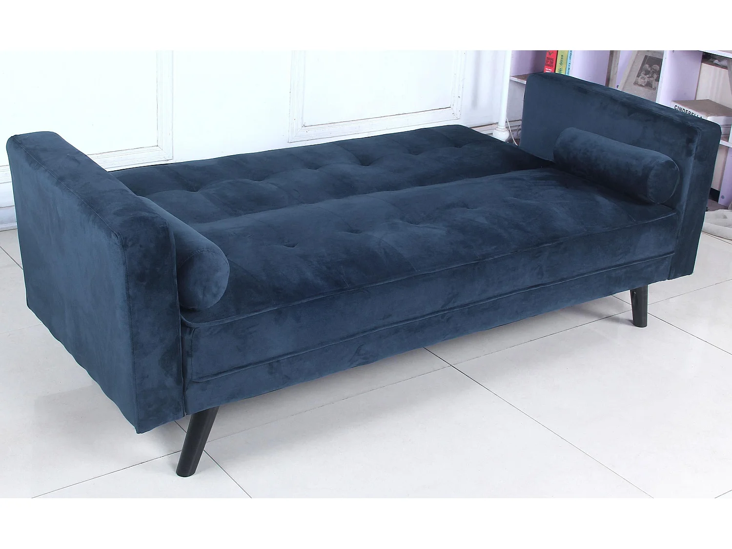 Skandinavisches Schlafsofa "Navya" aus blauem Samt, 3-Sitzer