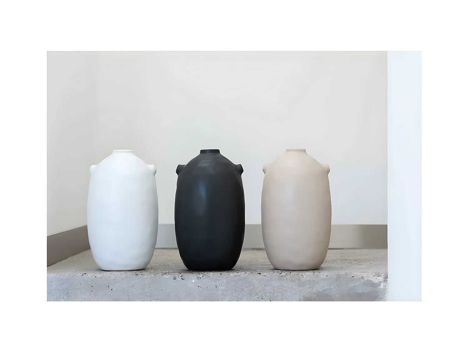 Vase Design Céramique "Renaissance" 27cm Noir