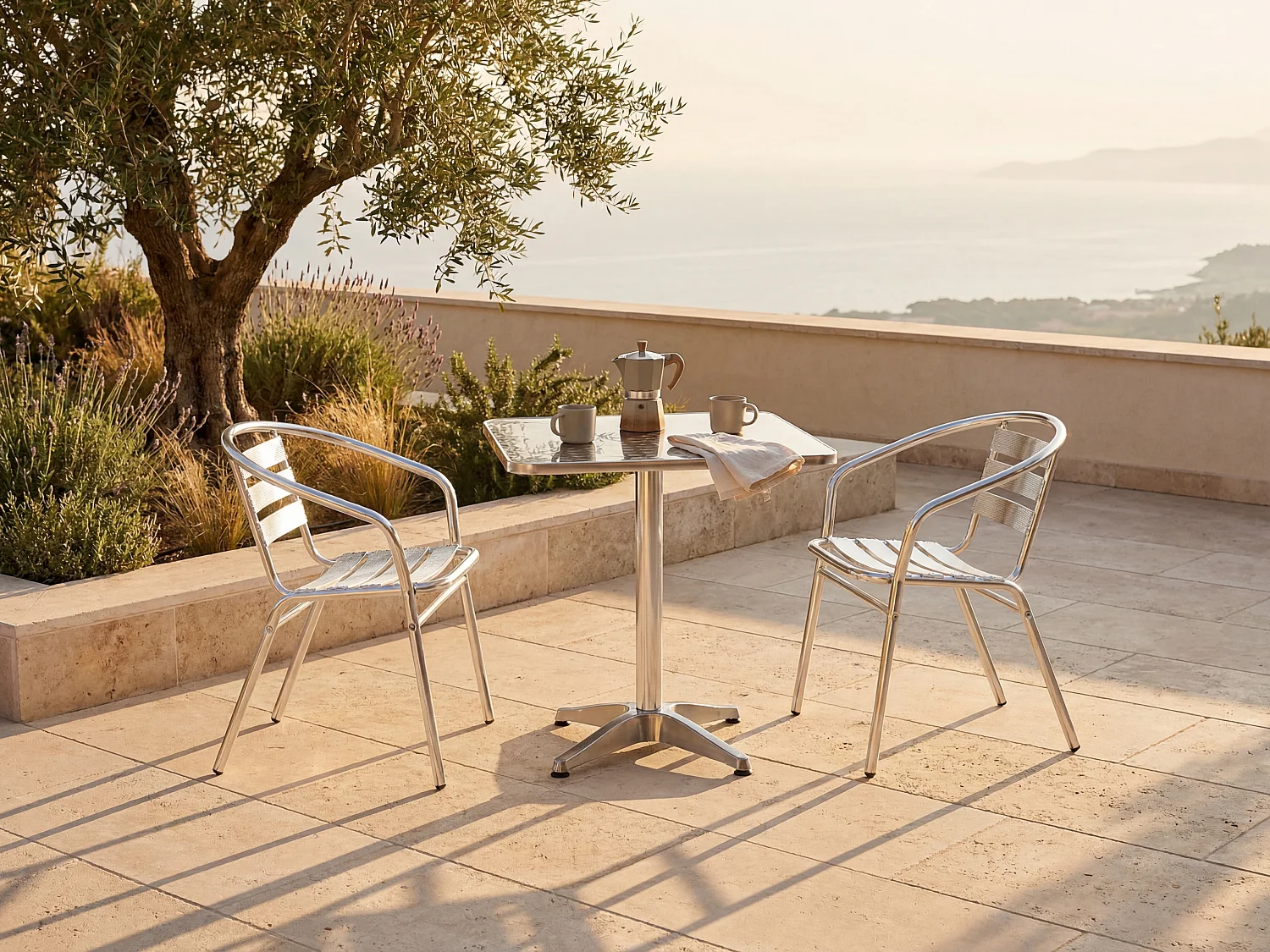 Salle à manger de jardin en aluminium : une petite table carrée et 2 chaises - MONTMARTRE de MYLIA