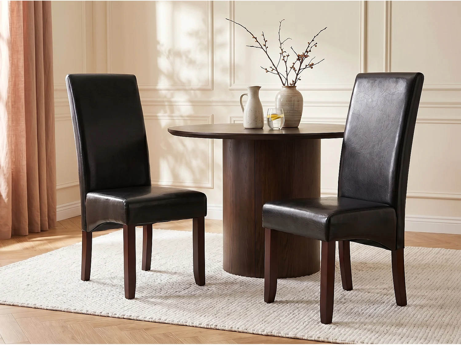 Lot de 2 chaises ROVIGO - Simili marron brillant - Pieds bois foncé