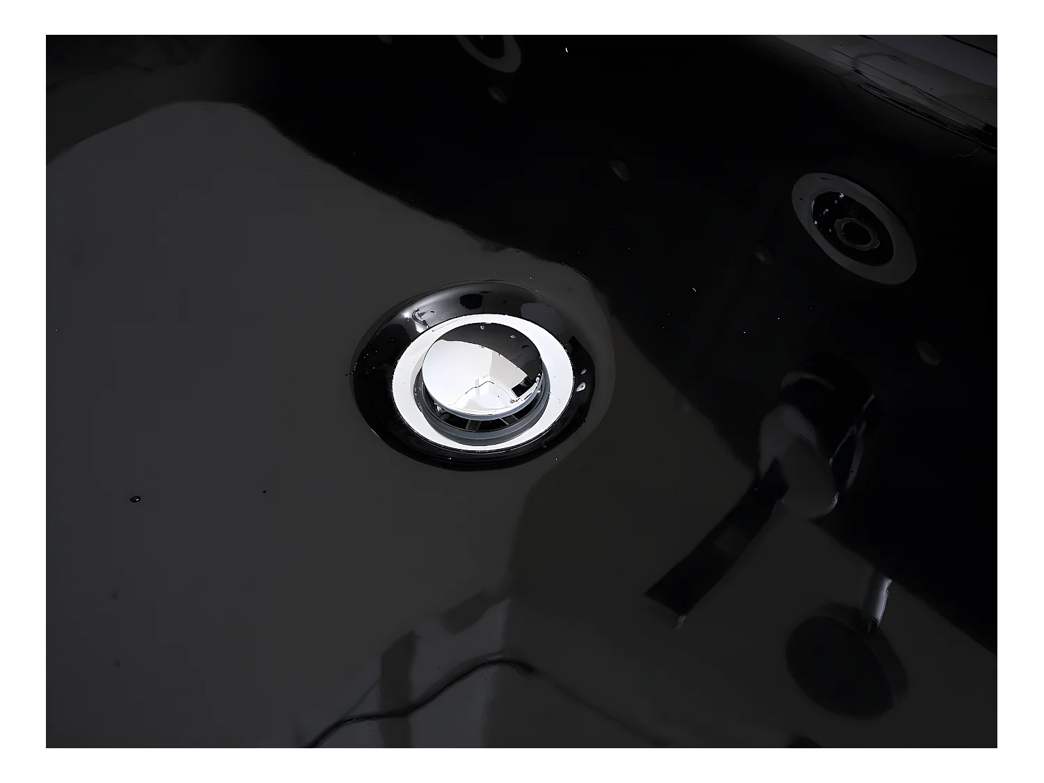 Upplyst bubbelbad med halv-ö och glasvägg DYONA - 1 person - 260L - 170*85*58cm - Blank svart