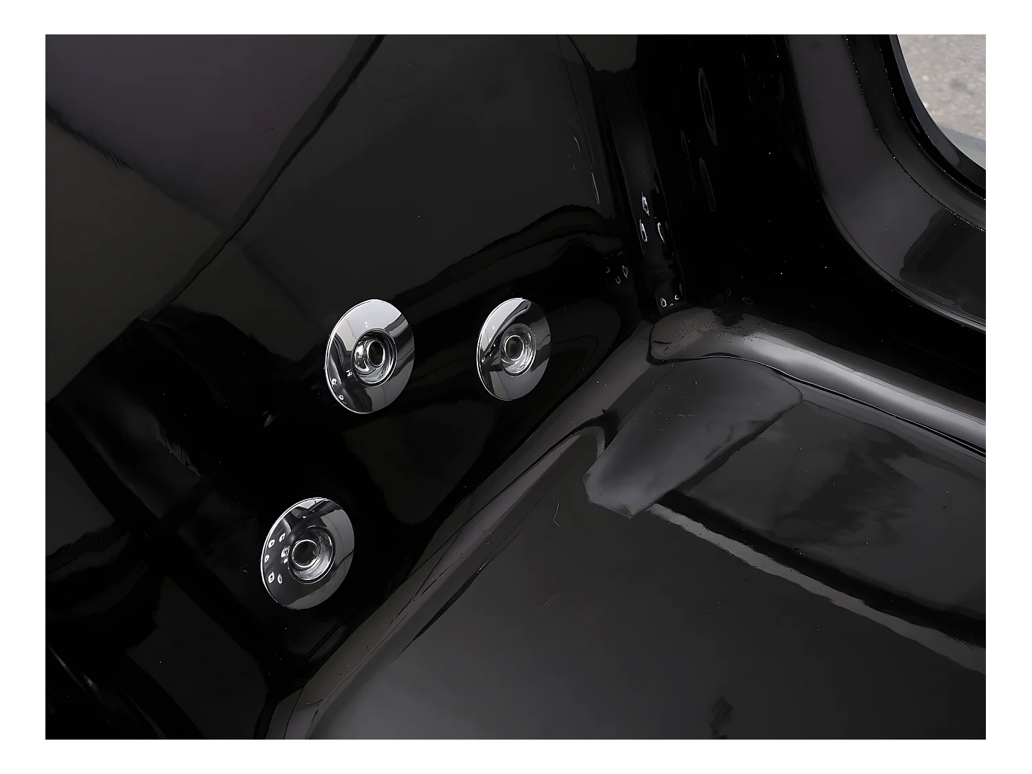 Upplyst bubbelbad med halv-ö och glasvägg DYONA - 1 person - 260L - 170*85*58cm - Blank svart