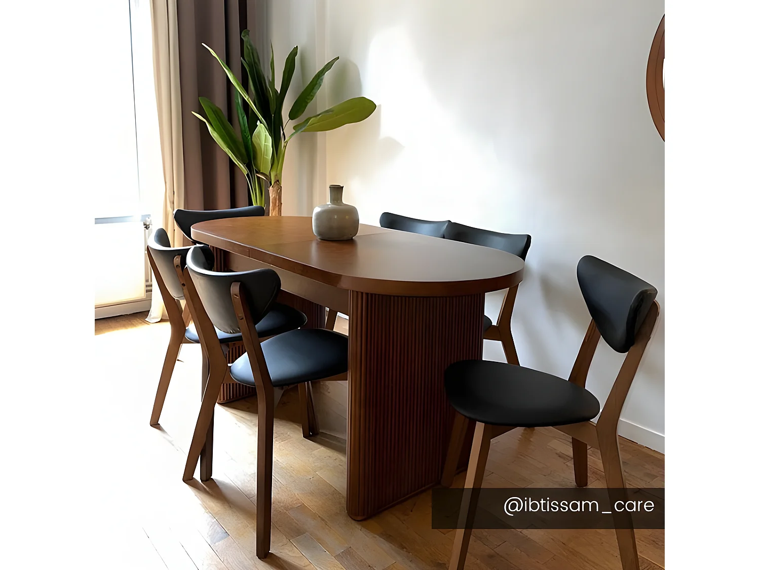 Set van 6 stoelen LISETTE - Massief heveahout en kunstleer - Walnoot en zwart