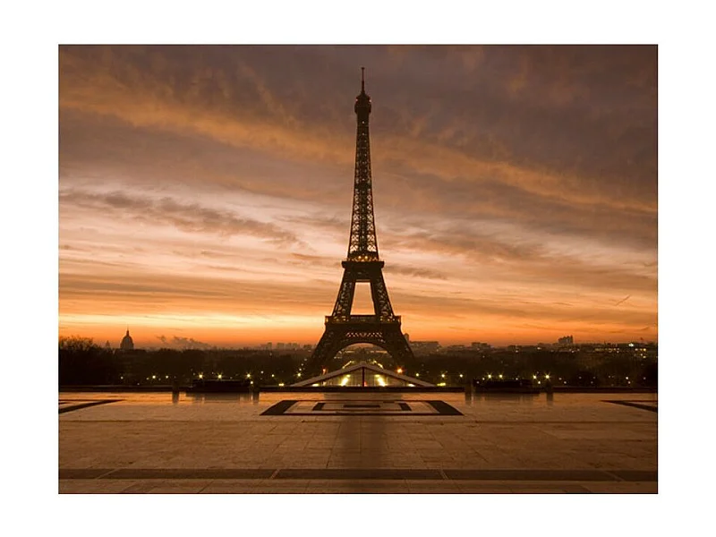 Papier Peint "Tour Eiffel à l'aube" 154 x 200 cm
