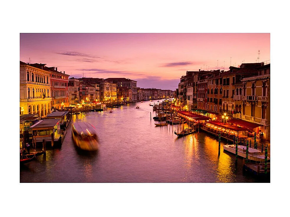 Papier Peint "Venise, la Ville des Amoureux par Excellence II" 270x450cm
