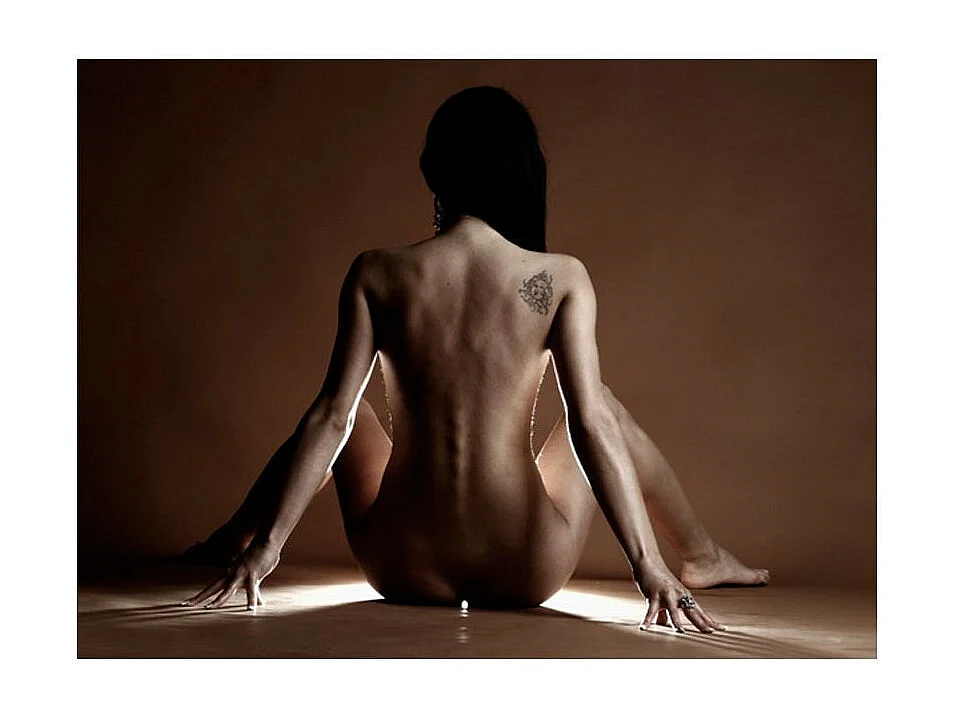 Papier Peint "Femme avec un Tatouage" 193 x 250 cm