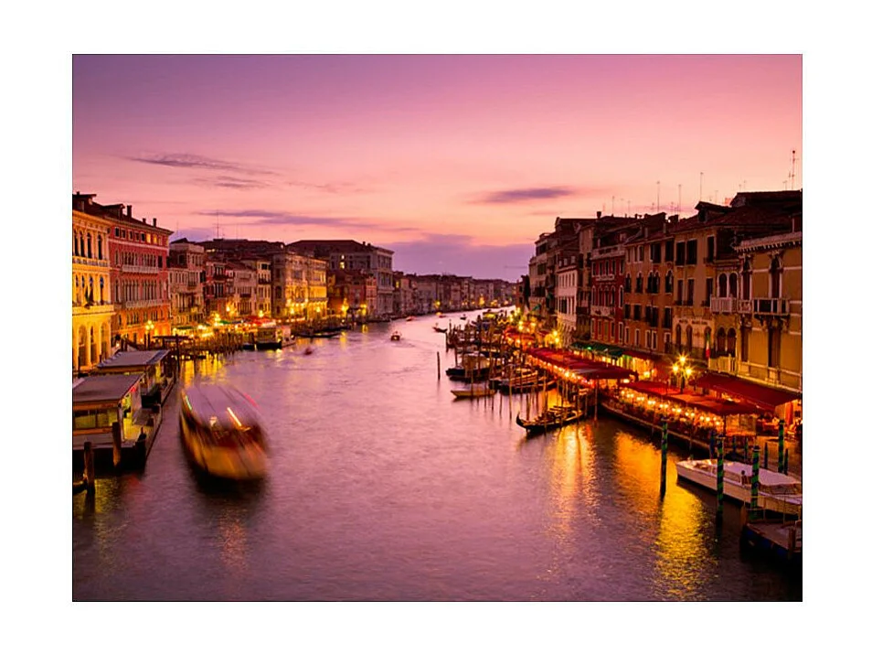 Papier Peint "Venise, la Ville des Amoureux par Excellence" 154 x 200 cm