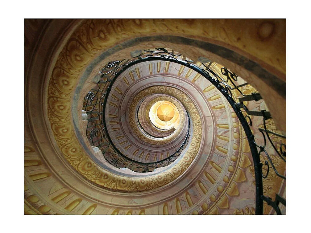 Papier Peint "Decorative Spiral Stairs" 193 x 250 cm