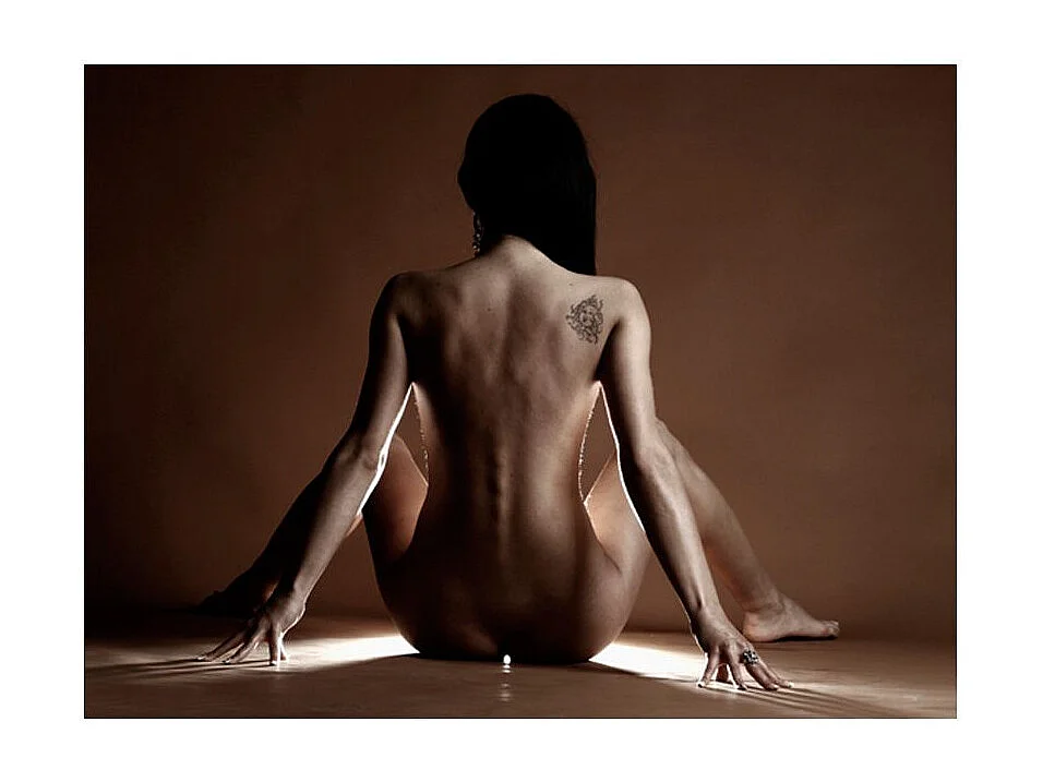 Papier Peint "Femme avec un Tatouage" 231 x 300 cm