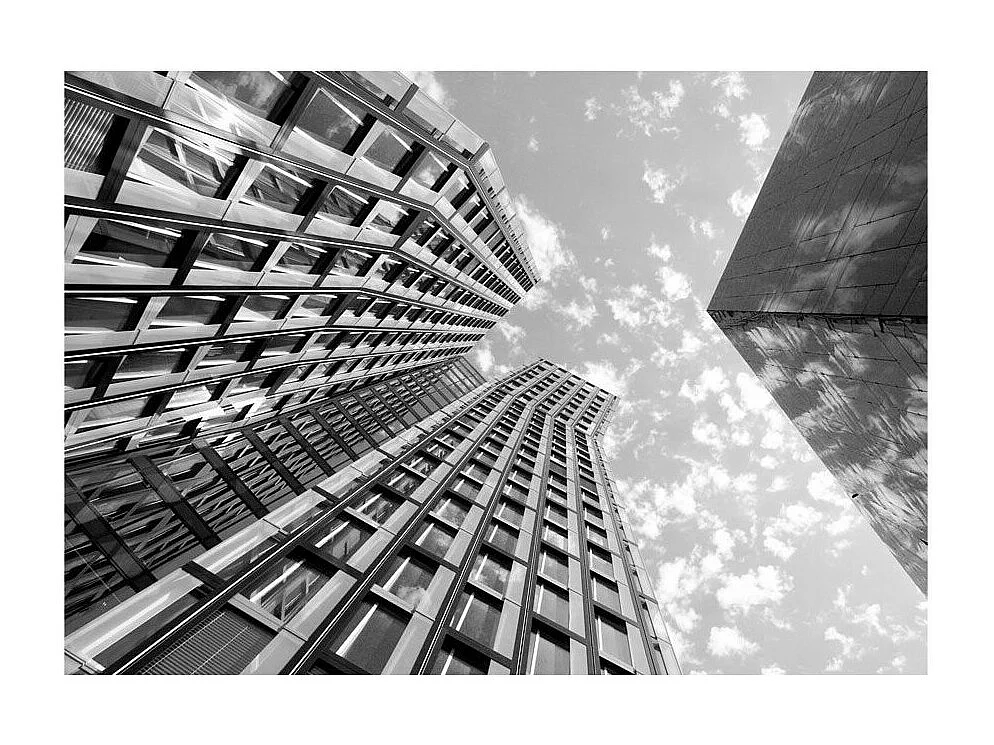 Papier Peint "Reach for the Sky" 140 x 200 cm