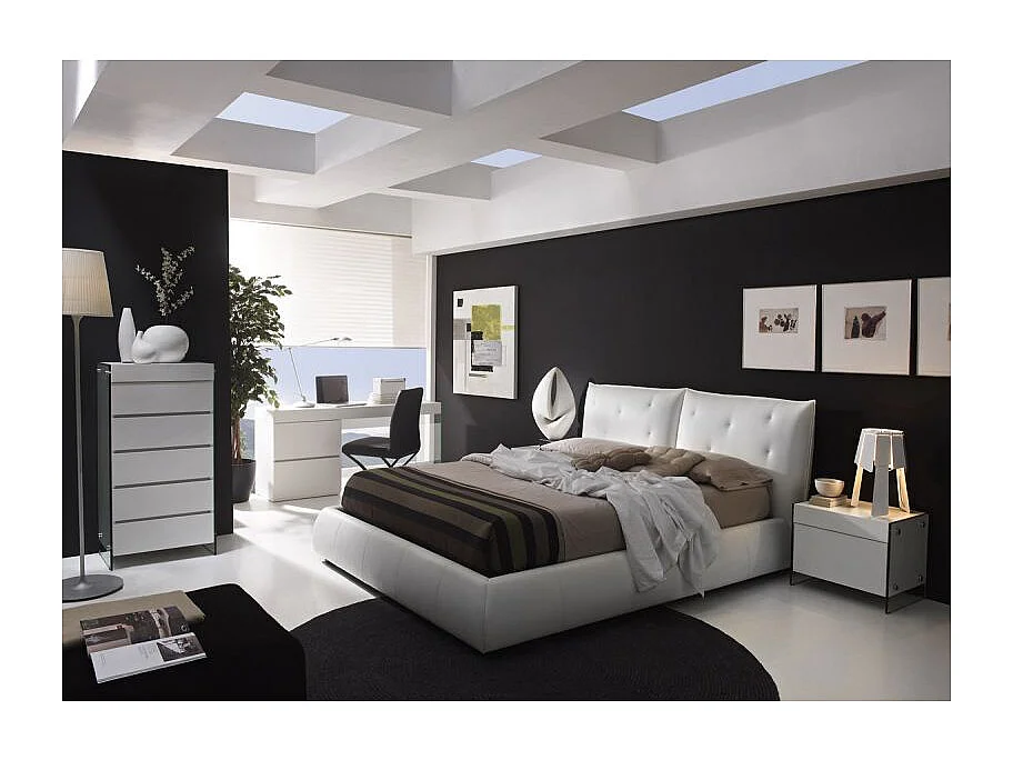 Meuble de rangement 5 tiroirs bois laqué blanc et pieds verre trempé Dyn