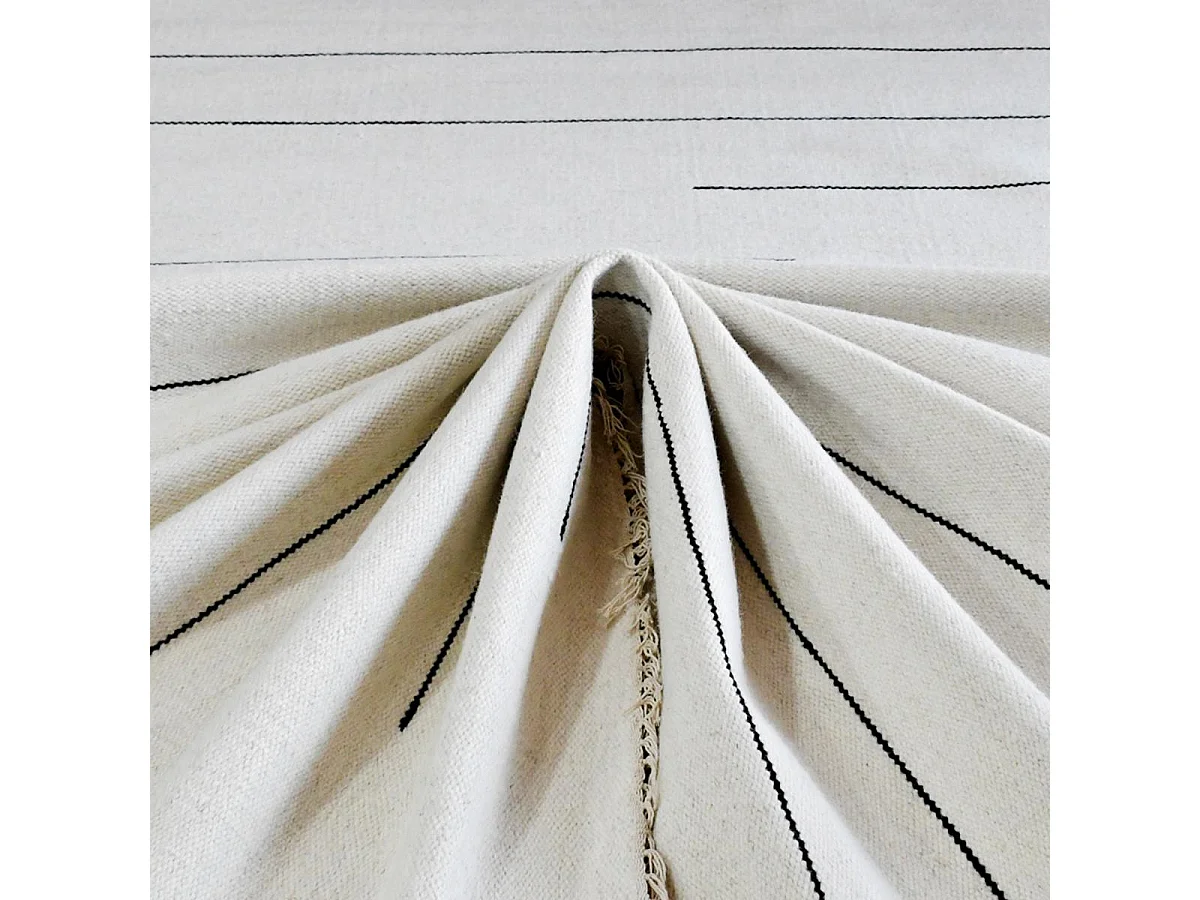 Tapis kilim 120x170 rectangle fait main en laine crème et gris motif simple