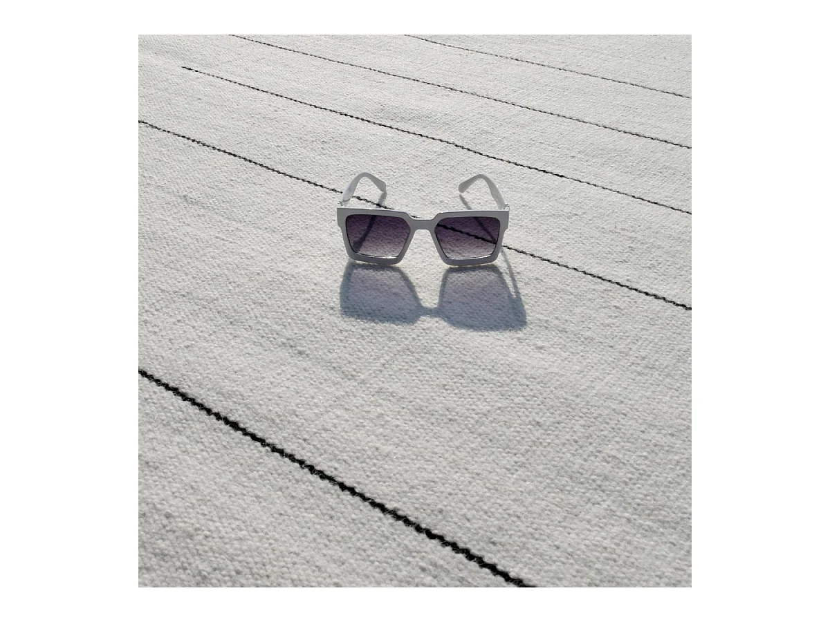 Tapis kilim 160x230 rectangle fait main en laine crème et gris motif simple