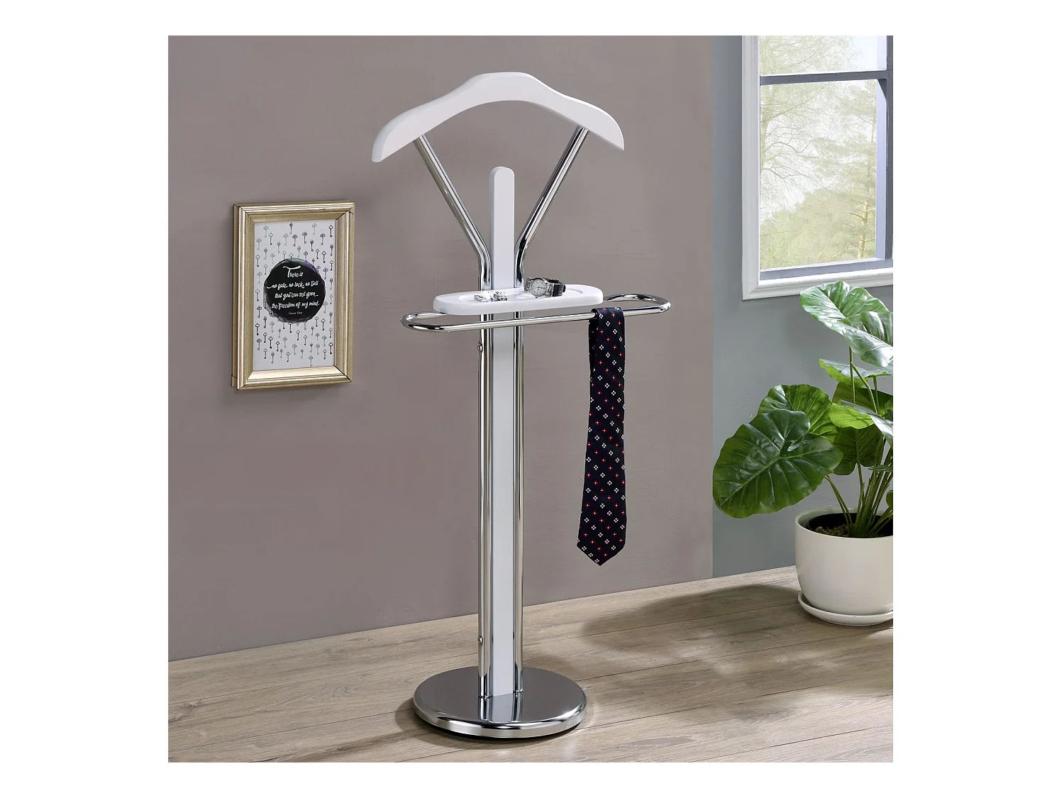 Valet de chambre GREGOR chevalet de nuit portant pour vêtements, structure en métal chromé et finition en MDF blanc mat