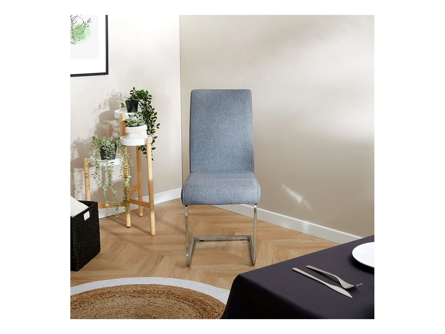 Lot de 4 chaises de salle à manger LETICIA piètement en métal chromé et revêtement en tissu gris