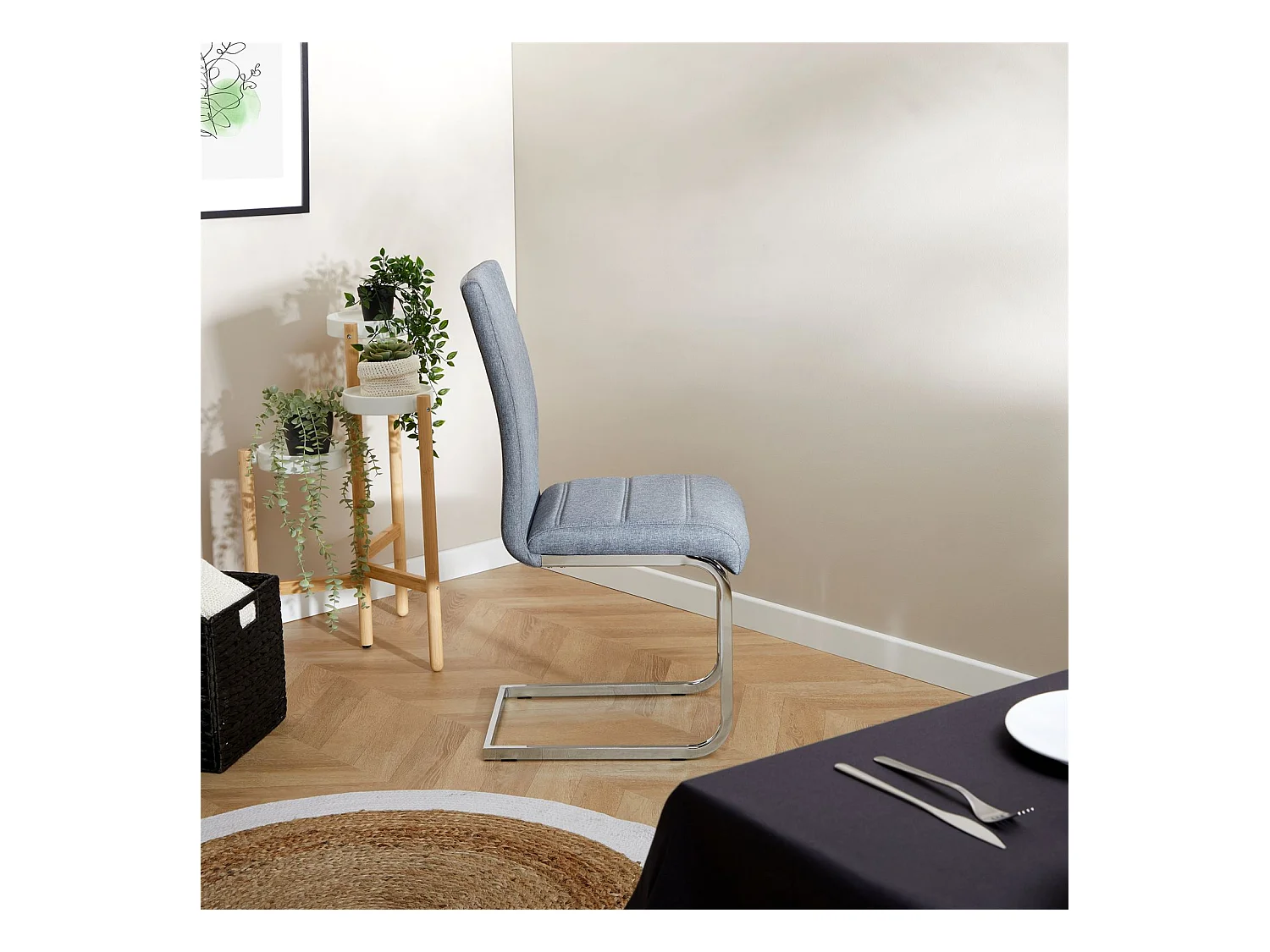 Lot de 4 chaises de salle à manger LETICIA piètement en métal chromé et revêtement en tissu gris