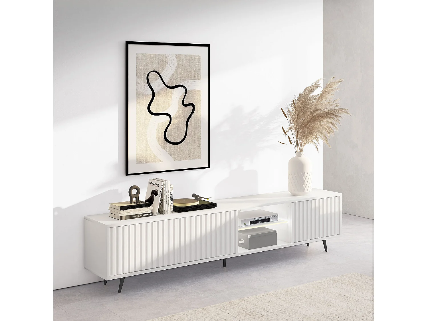 Meuble tv led 175 cm blanc, façades à lamelles et pieds noirs - Selsey Bello