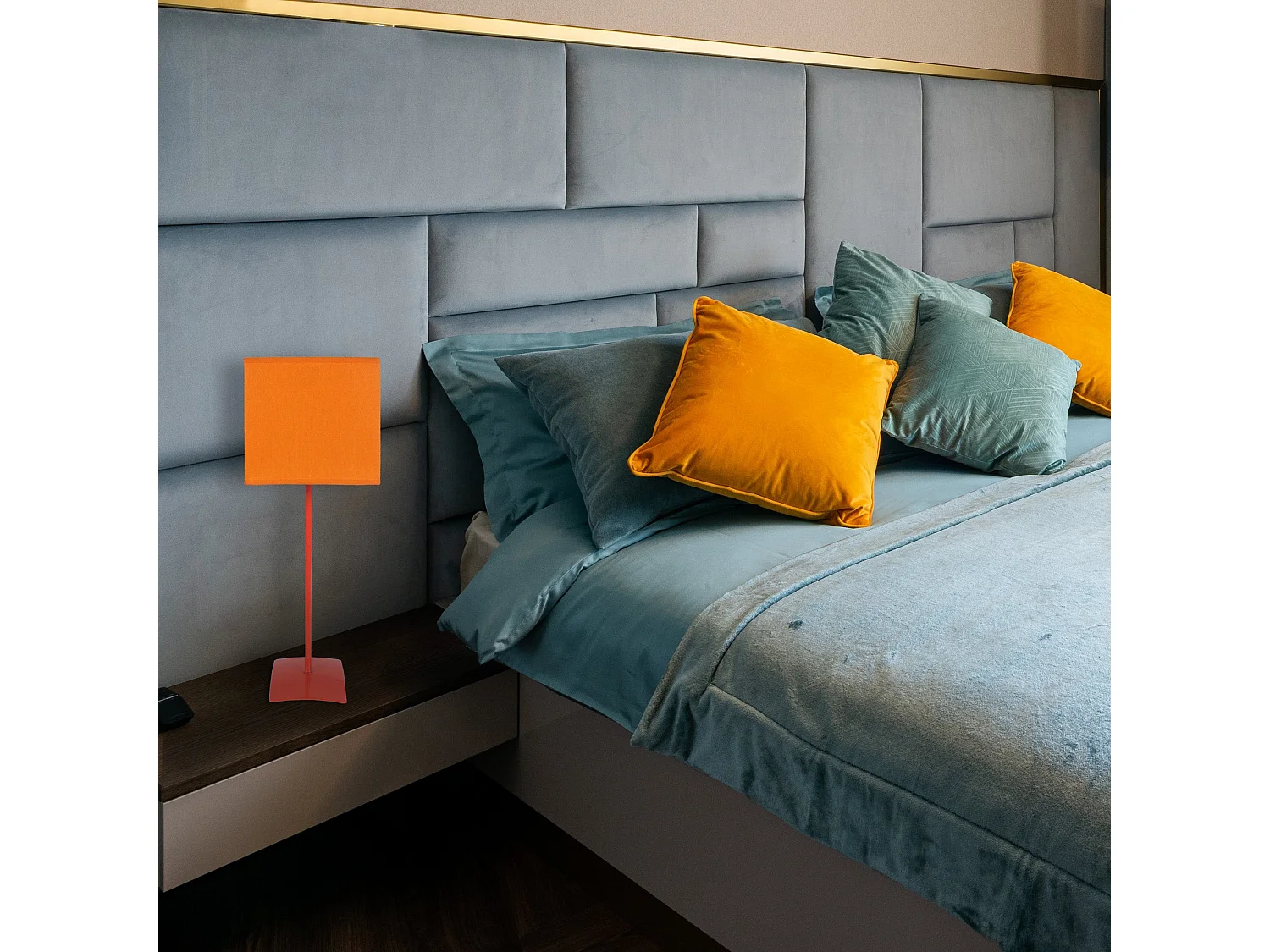 Lampada da tavolo metallo  pé quadrato arancio ALFENA  arancio D'30 cm