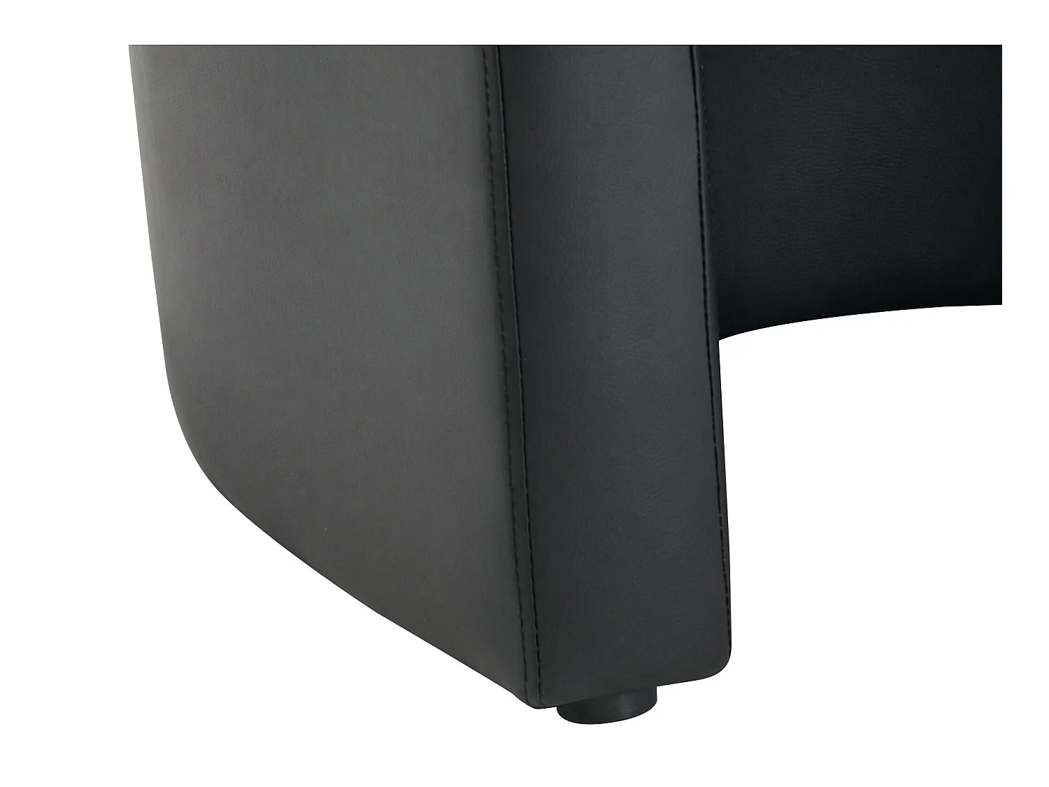 Poltrona e pufe em pele sintética preto - JOVANA