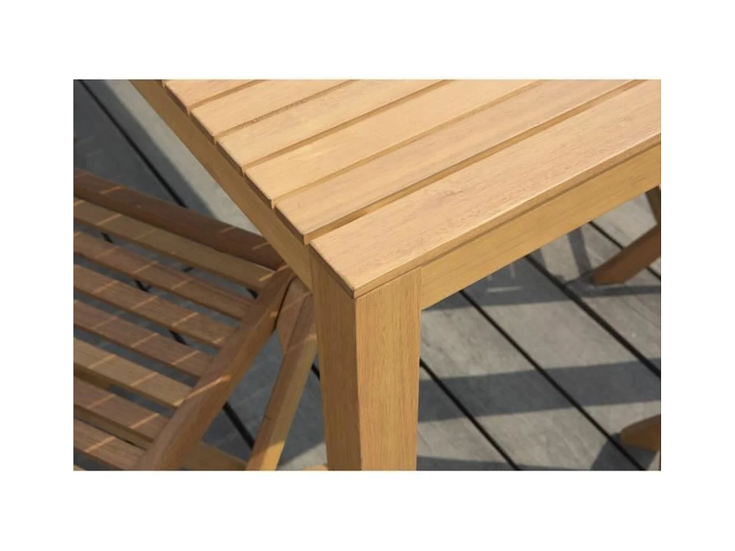 Ensemble Table et chaises de jardin - Structuré en Bois d'Eucalyptus FSC