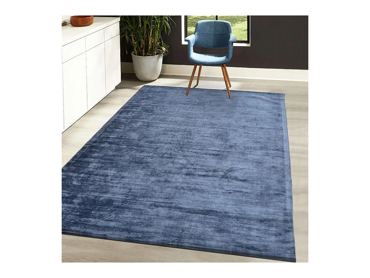 tapis salle à manger 250x300 fait à la main en viscose bleu petrole motif uni