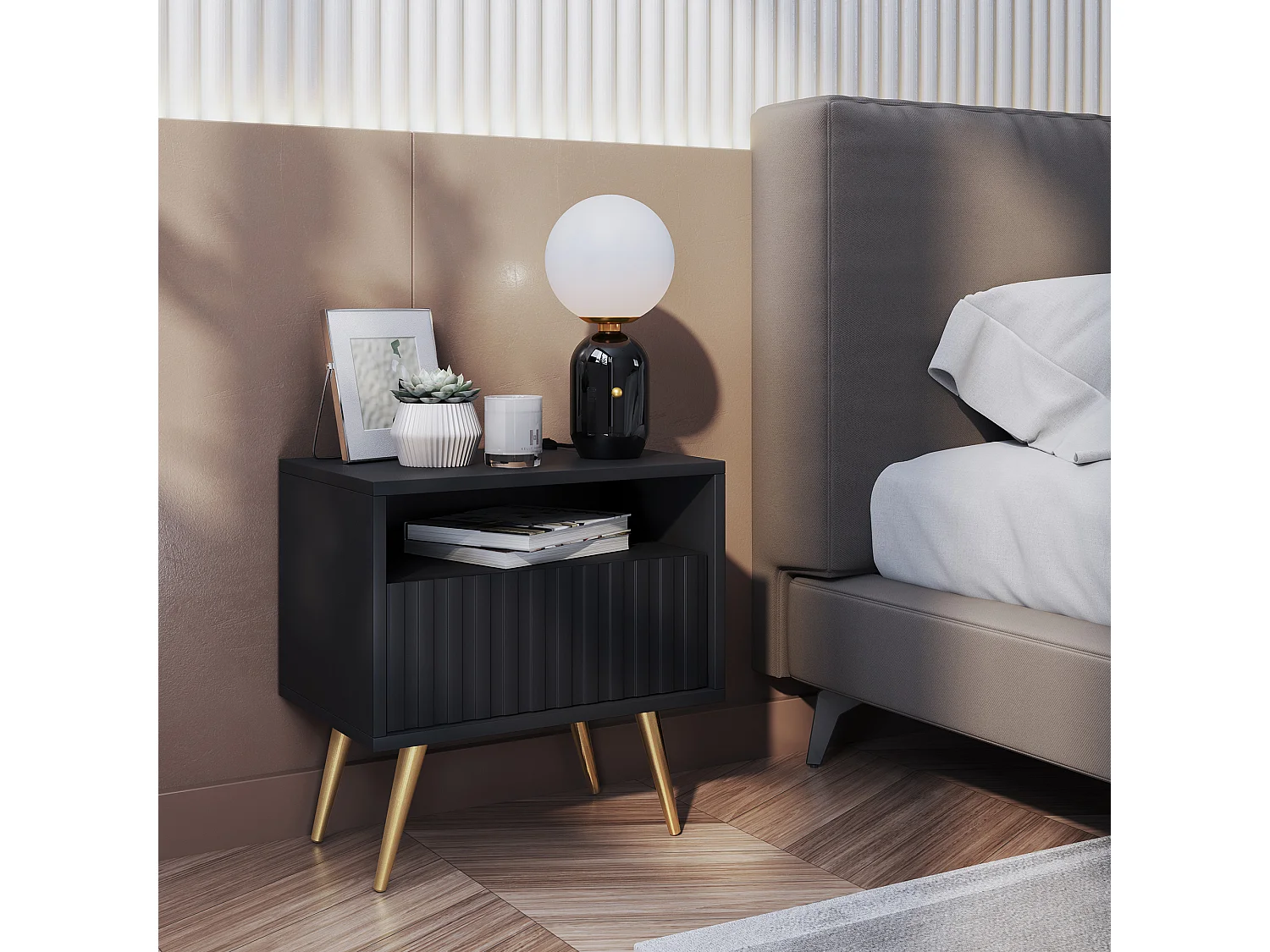 Table de chevet avec un tiroir - façade à lamelles - noir avec pieds dorés - BELLO