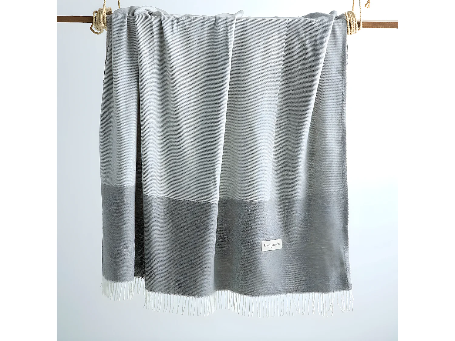 Plaid gris clair 130x170 cm CROISETTE